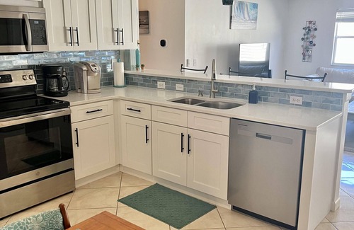 Lady Lake Villa | Cindy’s Place, Prime Location, Patio Villa