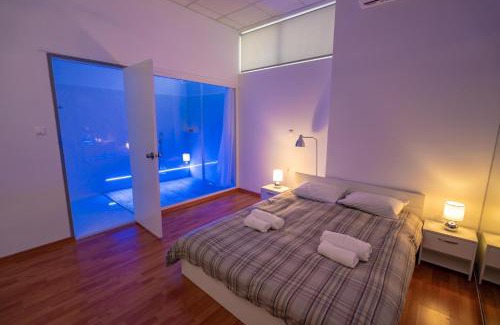 Spata-Artemida Apartment | Cinema Zeus Studios - by Avelink