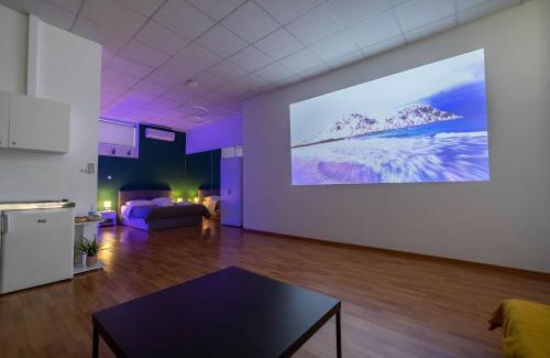 Spata-Artemida Apartment | Cinema Zeus Studios - by Avelink