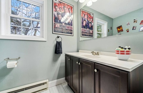 Old Orchard Beach Apartment | Cinematic Retreat: Family Hideaway with | King Bed