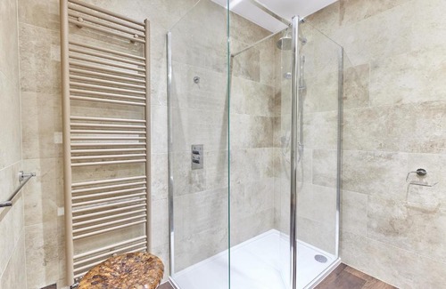 Berwick-upon-Tweed House | Cinnabar: Luxury, Couple's Nook in Historic Walls.