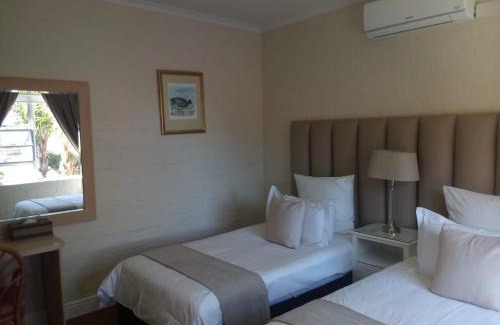 Sunset Beach House | Cinnamon House Bed & Breakfast