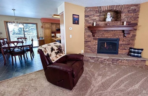 Bessemer House | Cinnebar Hideaway ~ Private & Close to Ski Hills!
