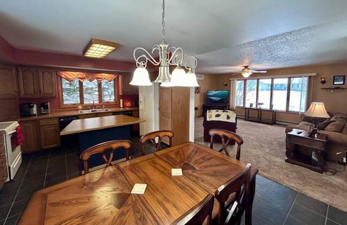 Bessemer House | Cinnebar Hideaway ~ Private & Close to Ski Hills!