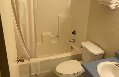 Glen Avon Hotel | Circle Inn Motel