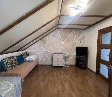 Volyn Oblast Cabin | Cisarska sadyba