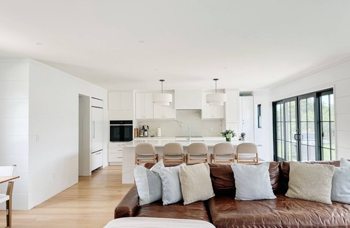 West of Town House | CISCO Modern 4 bedroom, 4 1/2 bath Spacious Family Home on Cisco Beach Bike Path