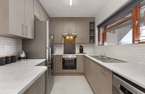 Somerset West Apartment | Cisterama 102