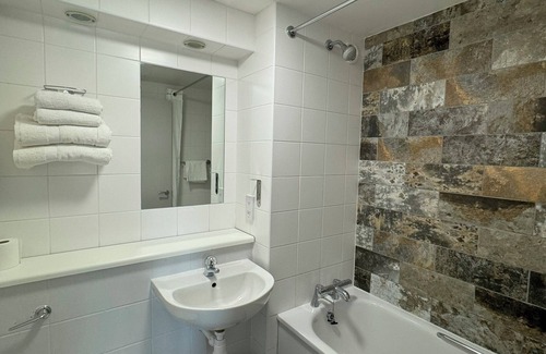 Wakefield Hotel | Citilodge by Roomsbooked