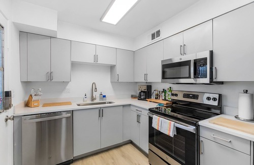 Camelback East Apartment | Citrus Blossom 1BR Condo with Pool