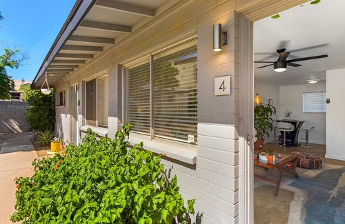 Camelback East Apartment | Citrus Blossom 1BR Condo with Pool