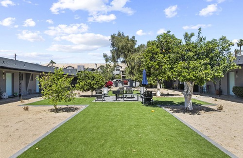 Camelback East Apartment | Citrus Blossom 1BR Condo with Pool