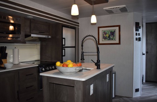 Temecula House | Citrus Grove in Temecula Wine Country -nResort like accommodations with Jacuzzi