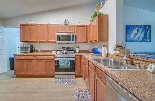 Citrus Springs House | Citrus Springs Retreat w/Grill & Screened Porch!