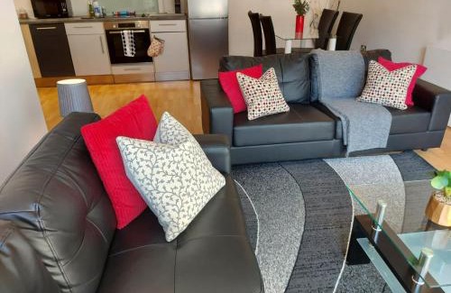 Sheffield Apartment | City 2 Bed, 2 Bath, Free Parking & WiFi