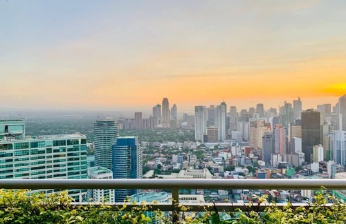 Makati Condo | City an River View @ The ACQUA's Kelley Pod