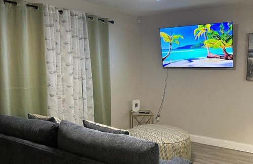 Southwest Orlando House | City and Stadium Sanctuary Vibes