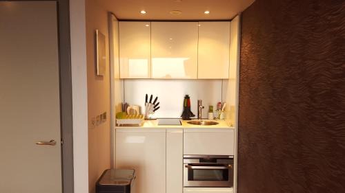 Leeds City Center Apartment | City Atmosphere