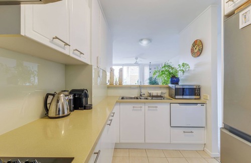 Bronte Apartment | City/Beach escape in Bronte