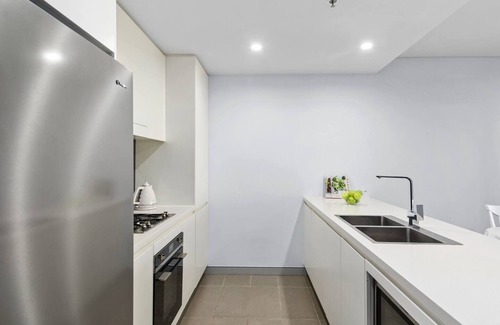 Wollongong Apartment | City Beach Escape Wollongong Waterside Serenity