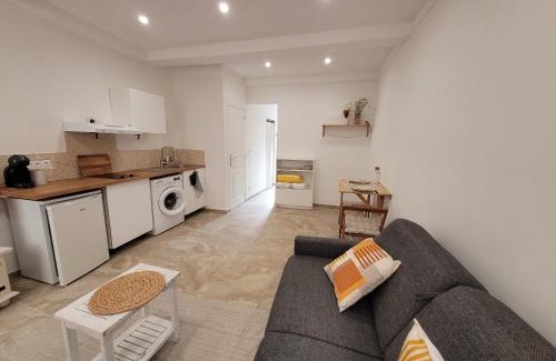 Old Town Apartment | City Break Toulon