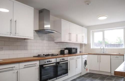 Corby House | City breaks Corby Uist Walk