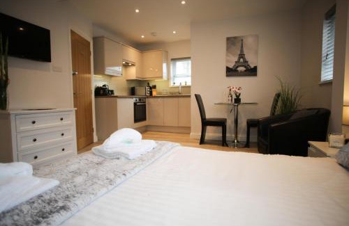 Mill Road Apartment | City CB1 Studio Just Off Mill Rd, Close To Train Station - Walk to Station and City Centre