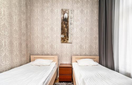 Tatari Apartment | City center 2 bed flat with free parking