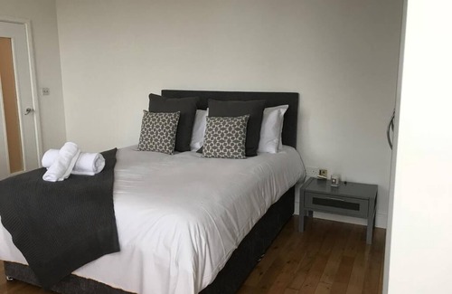 Swindon Apartment | City center apartment