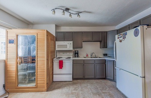 South Salt Lake House | City Center Charm: Pet-Friendly 1-BR with Sauna