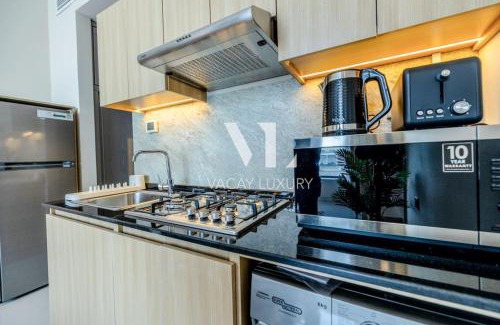 Jumeira 3 Apartment | City Center Gem with a View