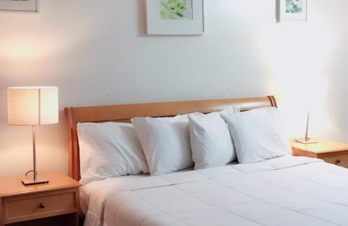 Westlake South Hotel | City Center Hotel