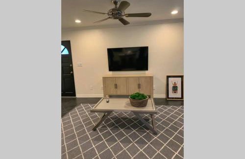 Yorktown Villa | City Center Villa - Pool, Patio & Close To Beach!