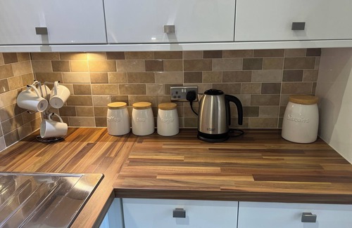 Hull Old Town Apartment | City Centre 1 Bed Sleeps 4 H5