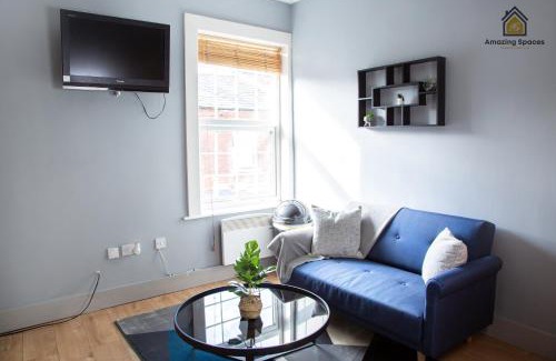 Warrington Apartment | City Centre 2 Bed Flat Sleeps 3 for Work and Leisure with Free Wifi by Amazing Spaces Relocations Ltd