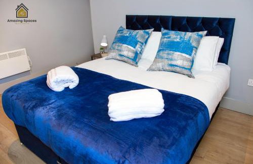 Warrington Apartment | City Centre 2 Bed Flat Sleeps 3 for Work and Leisure with Free Wifi by Amazing Spaces Relocations Ltd