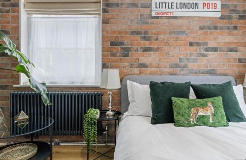 Chichester Apartment | City Centre Entire Studio Apartment- Self check in