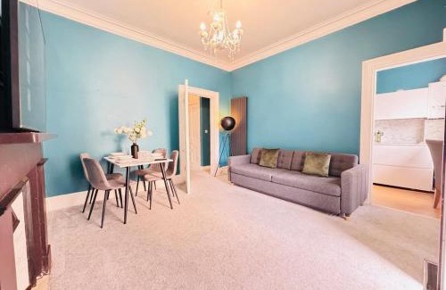Tollcross Apartment | City Centre Escape with Private Garden