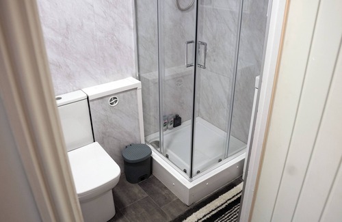 Coventry City Centre Apartment | City Centre House with EV Parking