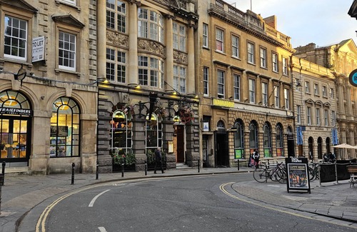 Bristol Floating Harbour Apartment | City centre location studio