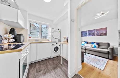 New Cross Bed & Breakfast | City Centre Modern Flat 10 Mins to London bridge