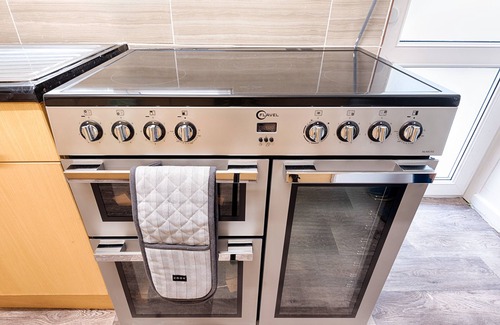 Castle House | City Centre, Parking, Smart TV's In All Rooms