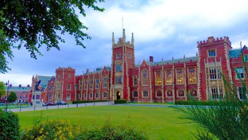 Belfast City Centre Apartment | City Centre Queens Uni Cafes and Restaurants Pass the Keys