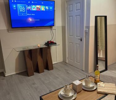 Sheffield Apartment | City Centre Uni area PS4 Netflix