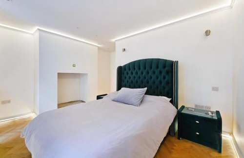 Redcliffe Apartment | City Chic London Apartment with 2 Bedrooms