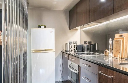 Elizabeth Bay Apartment | City Chic, Potts Point I90