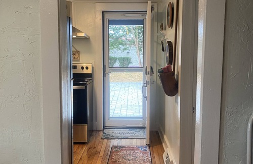 Hendersonville Cottage | City Cottage- a country cottage in the heart of the city!