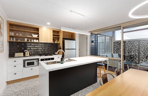 Mount Gambier Apartment | City Courtyard One Apartment