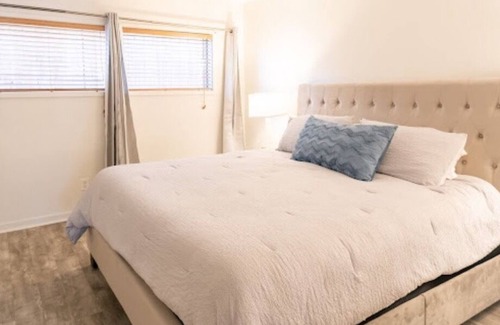 Highlands Condo | City Crash Pad
