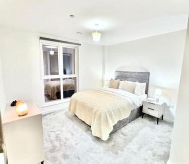 Gascoigne Apartment | City Escape - Unwind in Style